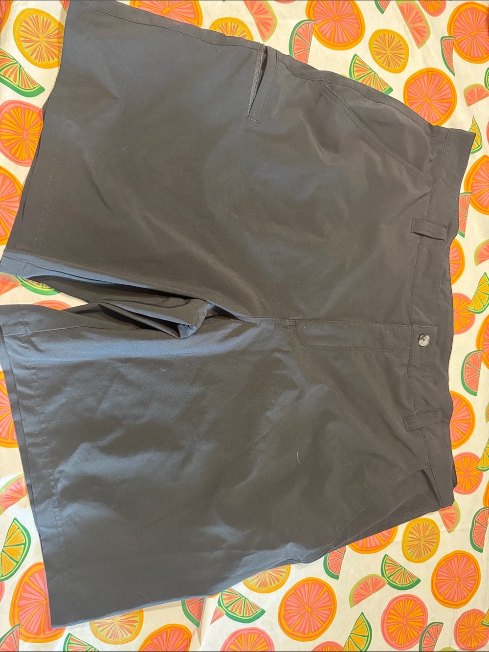 Columbia Men's Flat-Front Black Shorts - Classic Everyday Style